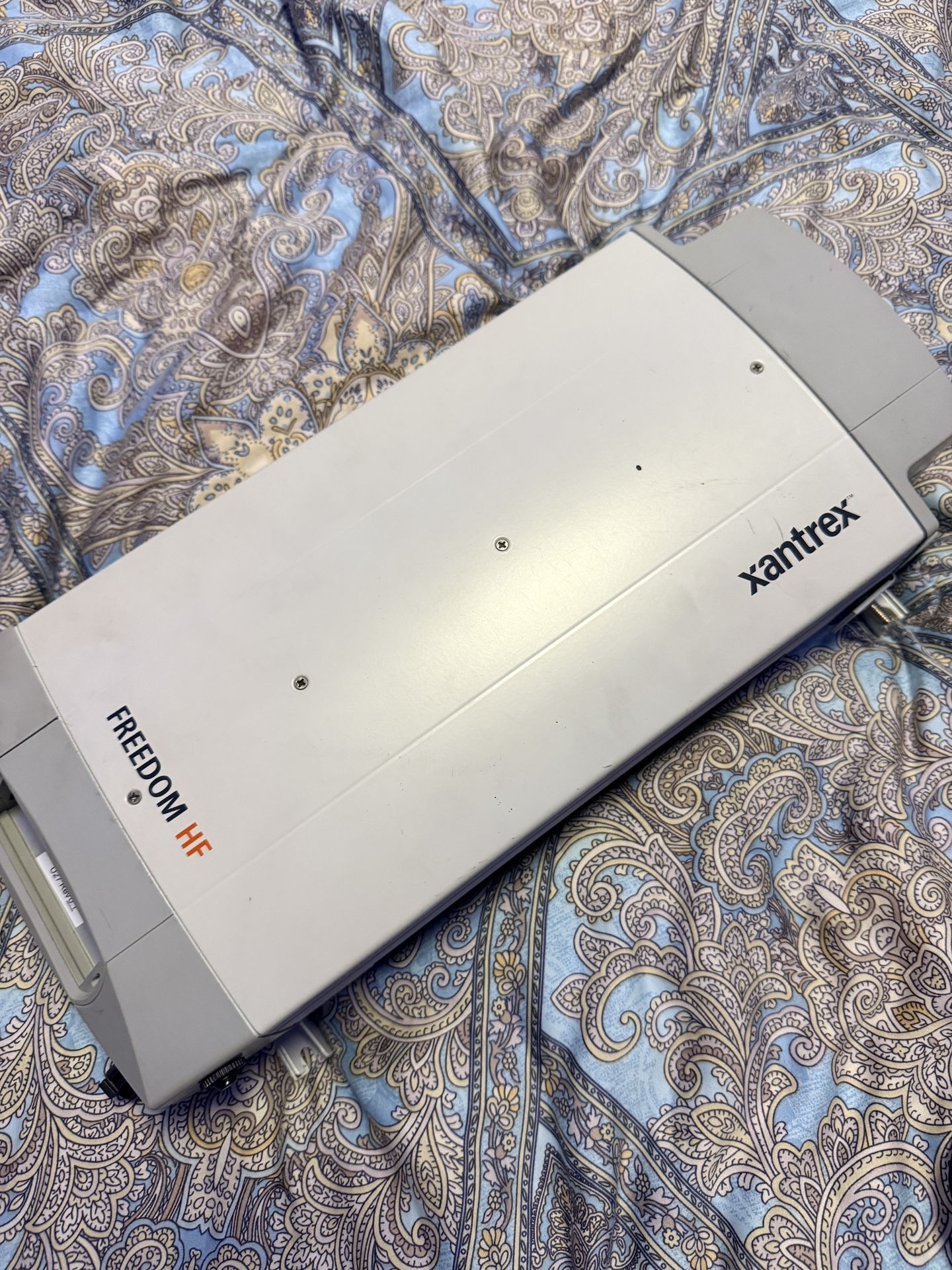 Xantrex freedom Hf 1800w T Inverter