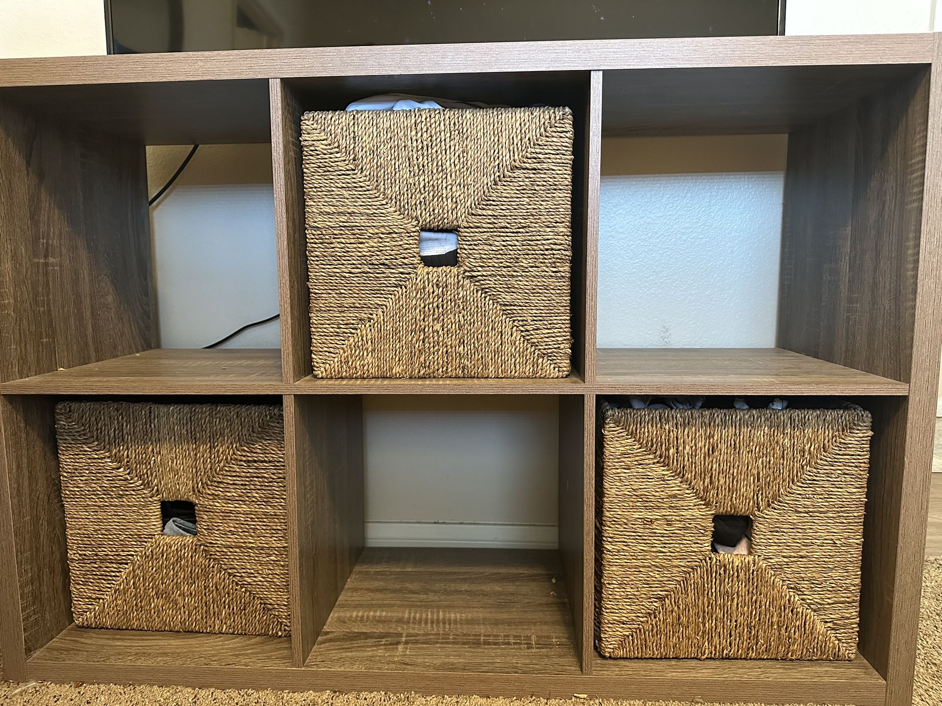 6 cube organizer/ Tv Stand With Included Baskets