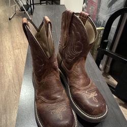 Ariat Women’s Cowboy Boots Sz 6