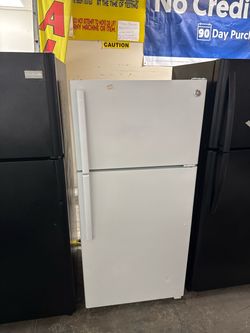 GE Top-Freezer Refrigerator White