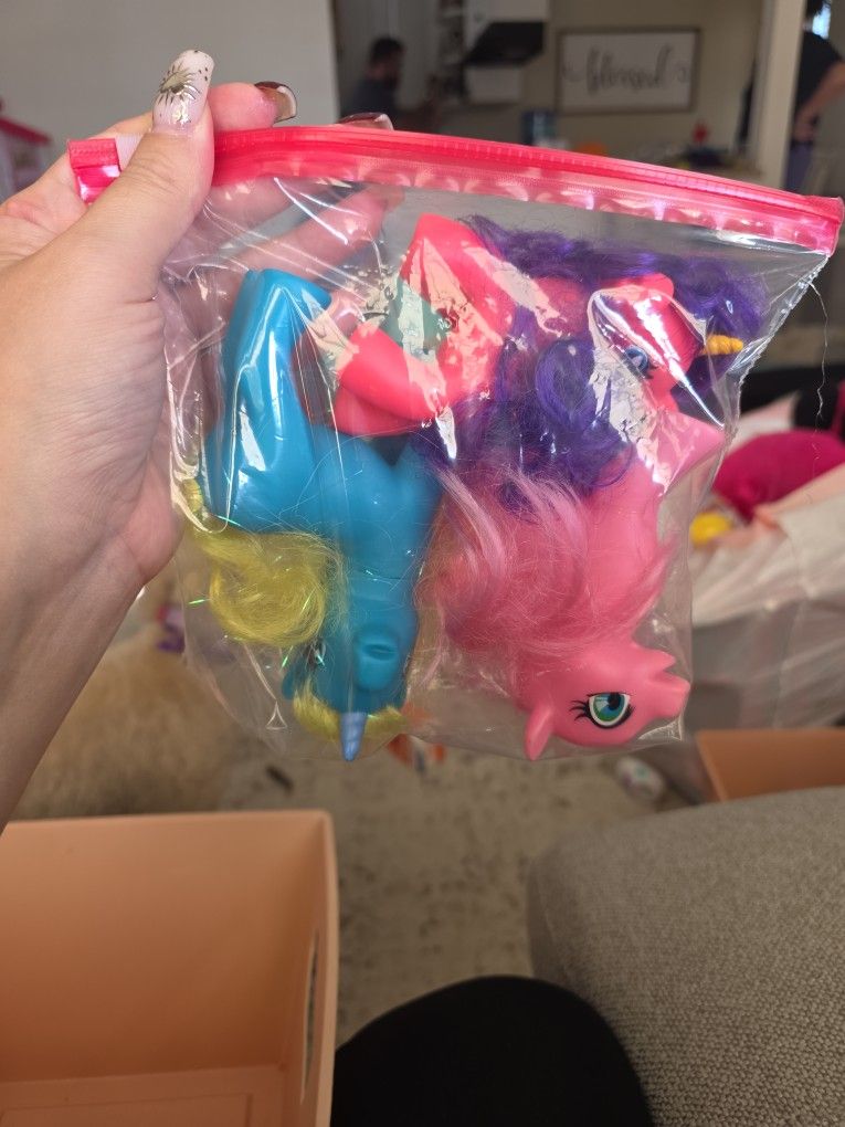 3 My Little Pony. 