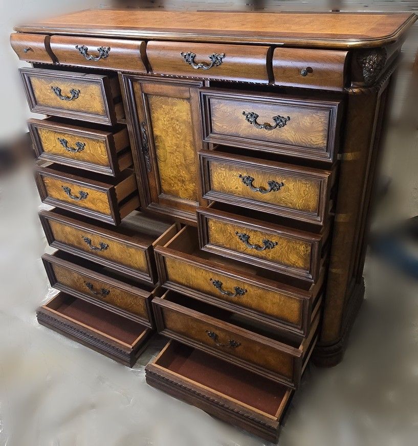 2 Dressors with mirror