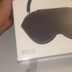 Apple Air Pod Maxes 