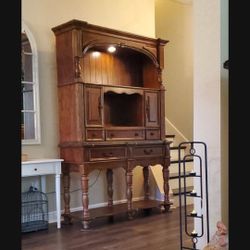 Large Hutch.