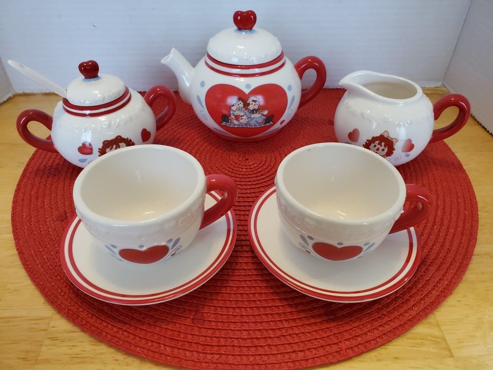 Raggedy Ann & Andy Ceramic Tea Set for Play/Collector