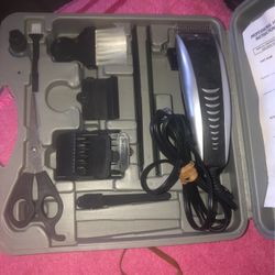 TPROFESSIONAL MENS HAIR SHAVER SET BOUGHT IT FOR MY HUSBAND BUT HE NEVER USED IT EXCELLENT CONDITIONS $25