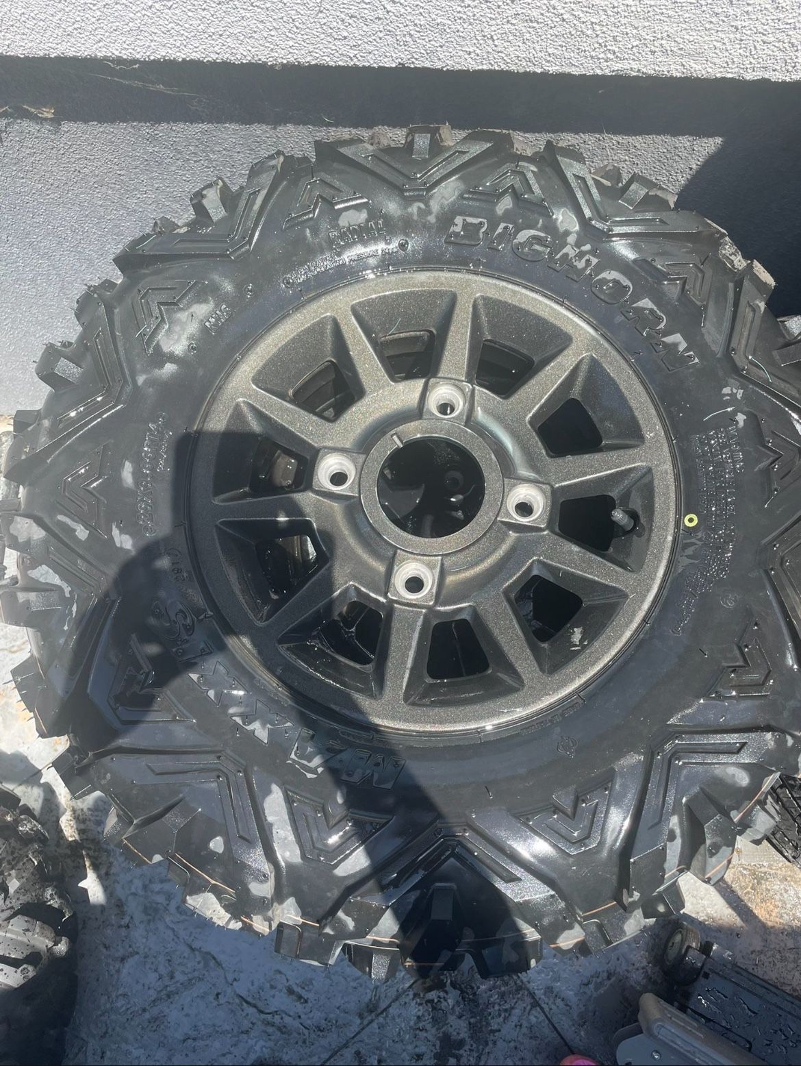 Razor Tire