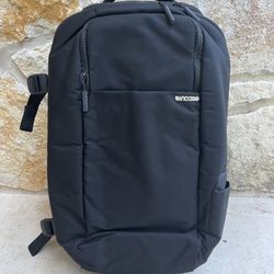 Incase DSLR Pro Pack - Camera Backpack
