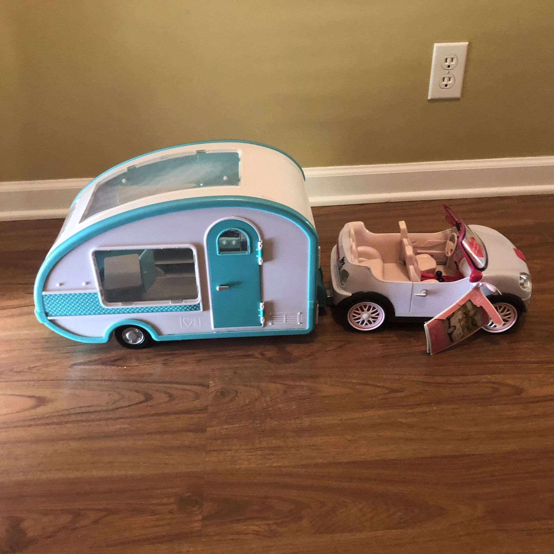 Lori Dolls Roller Glamper RV Camper and Car for 6-inch Mini Dolls - Working Light!