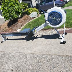 Concept 2 Concept2 Rowing Machine Model D  - LIKE BRAND NEW 