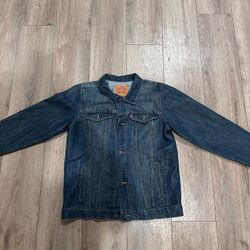 Men Levi’s Denim Jacket