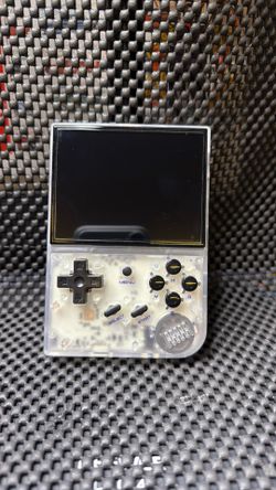 Anbernic RF-35xx with carrying case