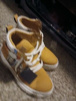 Boots size 12