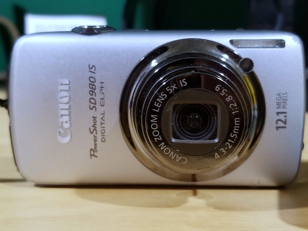 FREE (Pending Pick-Up) Canon Powershot Camera - SD980 12.1MegaPixels