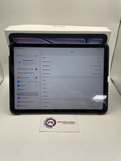 M4 iPad Air - 128gb - Complete with Box and Case