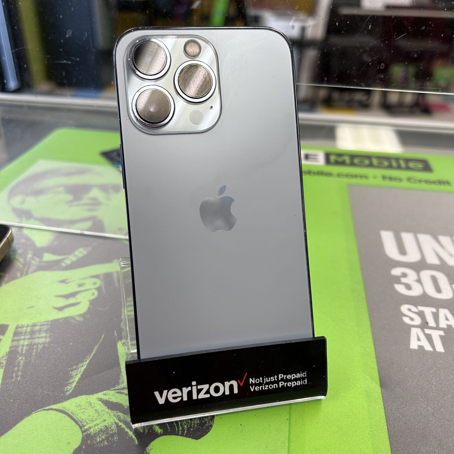 Iphone 13pro 256gb unlocked with store warranty and receipt