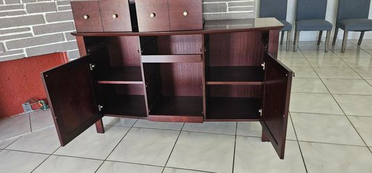 Dark Wood Sideboard/Buffet/Cabinet. Pre-owned