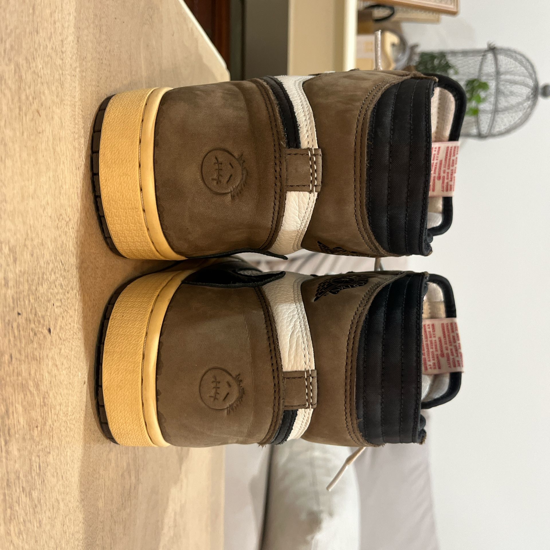 Jordan 1 Travis Scott Mochi