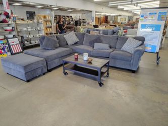 Gray sectional with ottoman