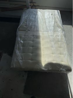White - Futon