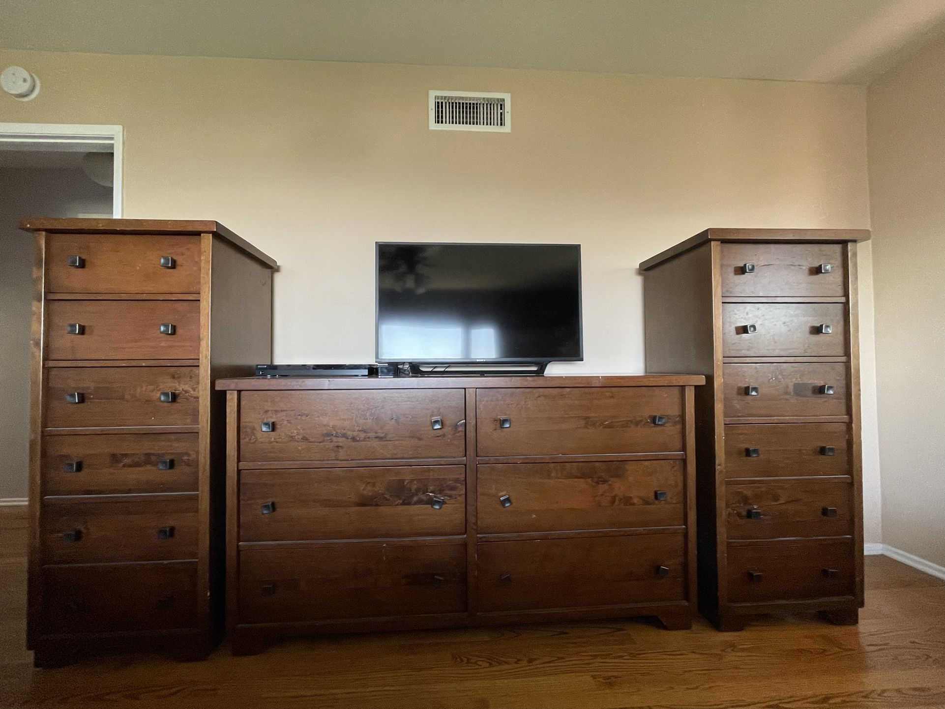 Pottery Barn Sumatra 6 piece California king bedroom set