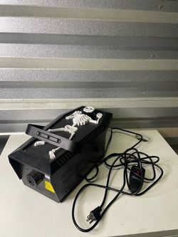 Skeleton Fog machine