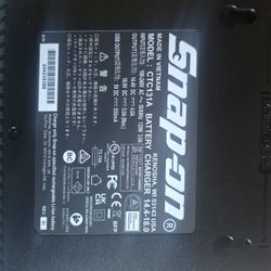 Snap On Tools NEW CTC131A 14.4 V and 18 V Lithium Dual Bay Black Battery Charger