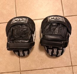 Pro Boxing  Focus Mitts black and white trim