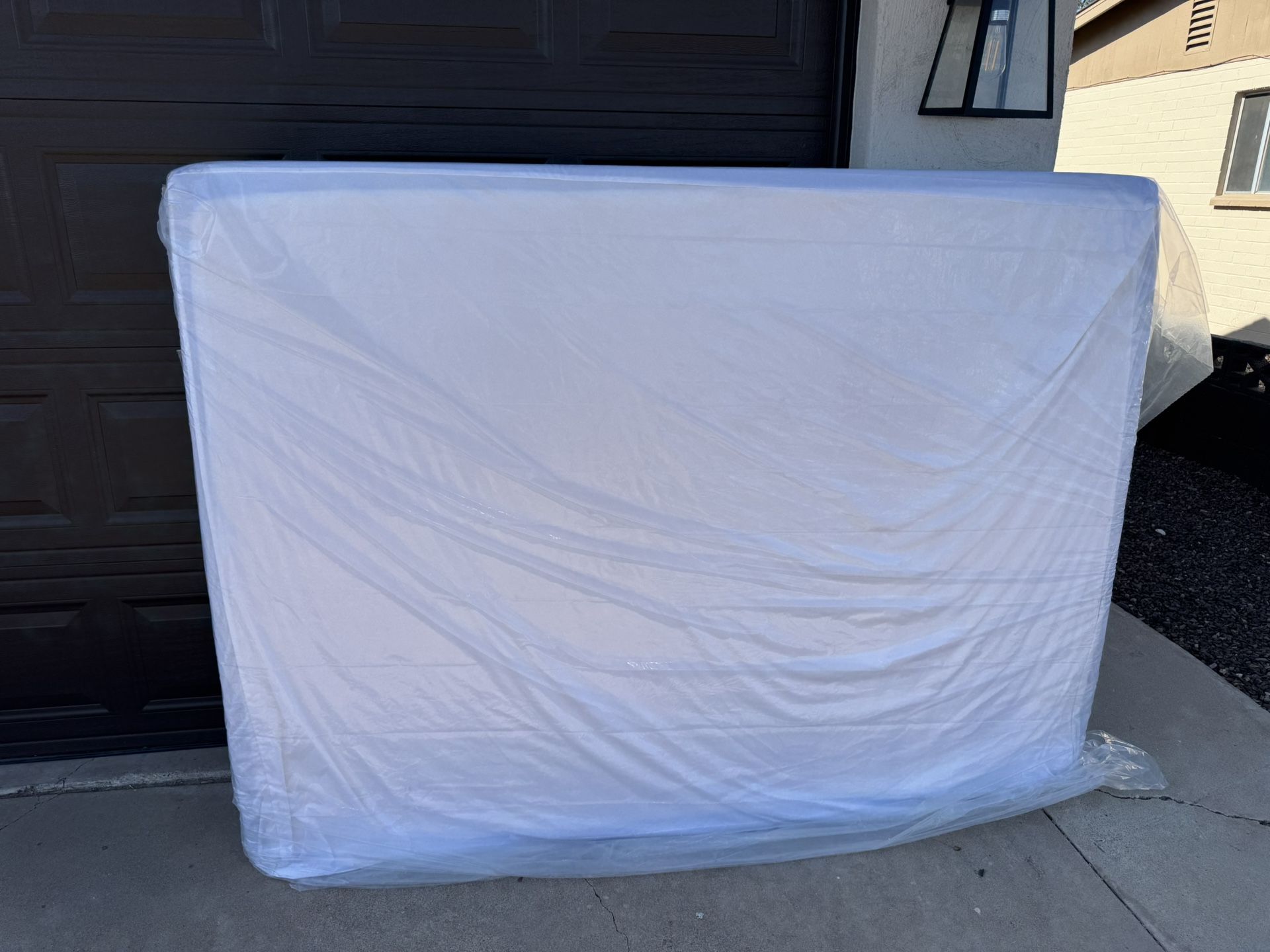 Like New! Queen Mattress + FREE Cover - Perfect for Guest Room/Spare!