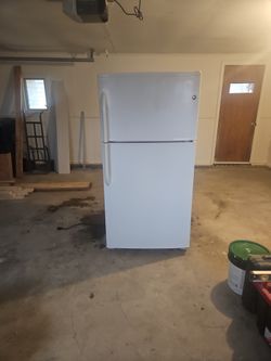 Refrigerator 