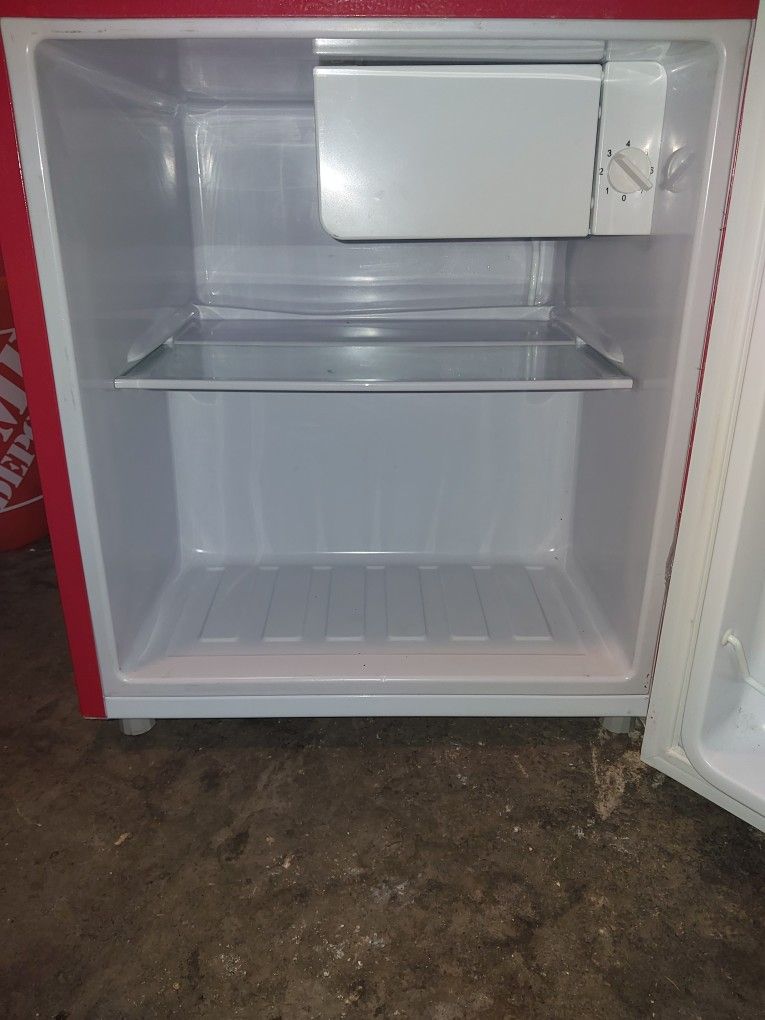 HANAI MINI FRIDGE 1.6 C.F