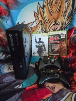 Microsoft Xbox 360 E 4GB Console with 2 Games