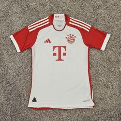 2023/24 Bayern FC Home Player Version Jersey MUSIALA #42 Adult Small