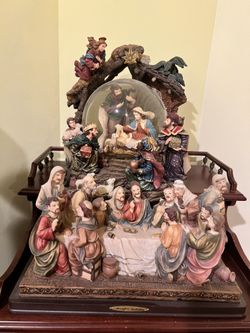 Birth Of Jesus. Jesus And 12 Disciples. Last Supper Statues