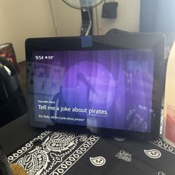 Amazon Echo Show (2nd Gen) review: Better in every way, and better ... The Amazon Echo Show (2nd Generation, released 2018) features a 10.1-inch HD 