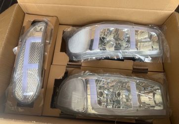 01-06 GMC Denali Chrome Clear Switchback LED Strip Headlights Parking Lights