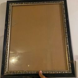 Frame 19 x 23 $10 available at Desoto 👈