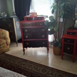 nice vintage vanity  along w/ dresser 