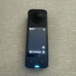 Insta 360 X4