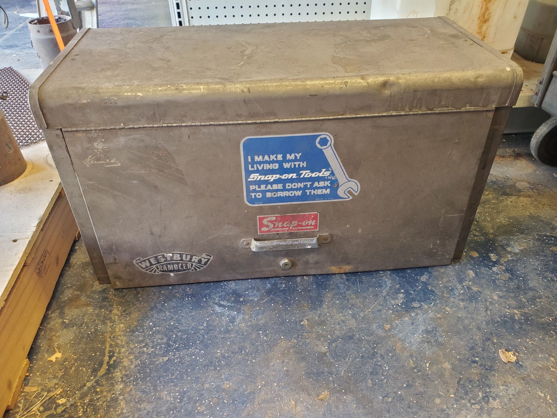 Large tool chest