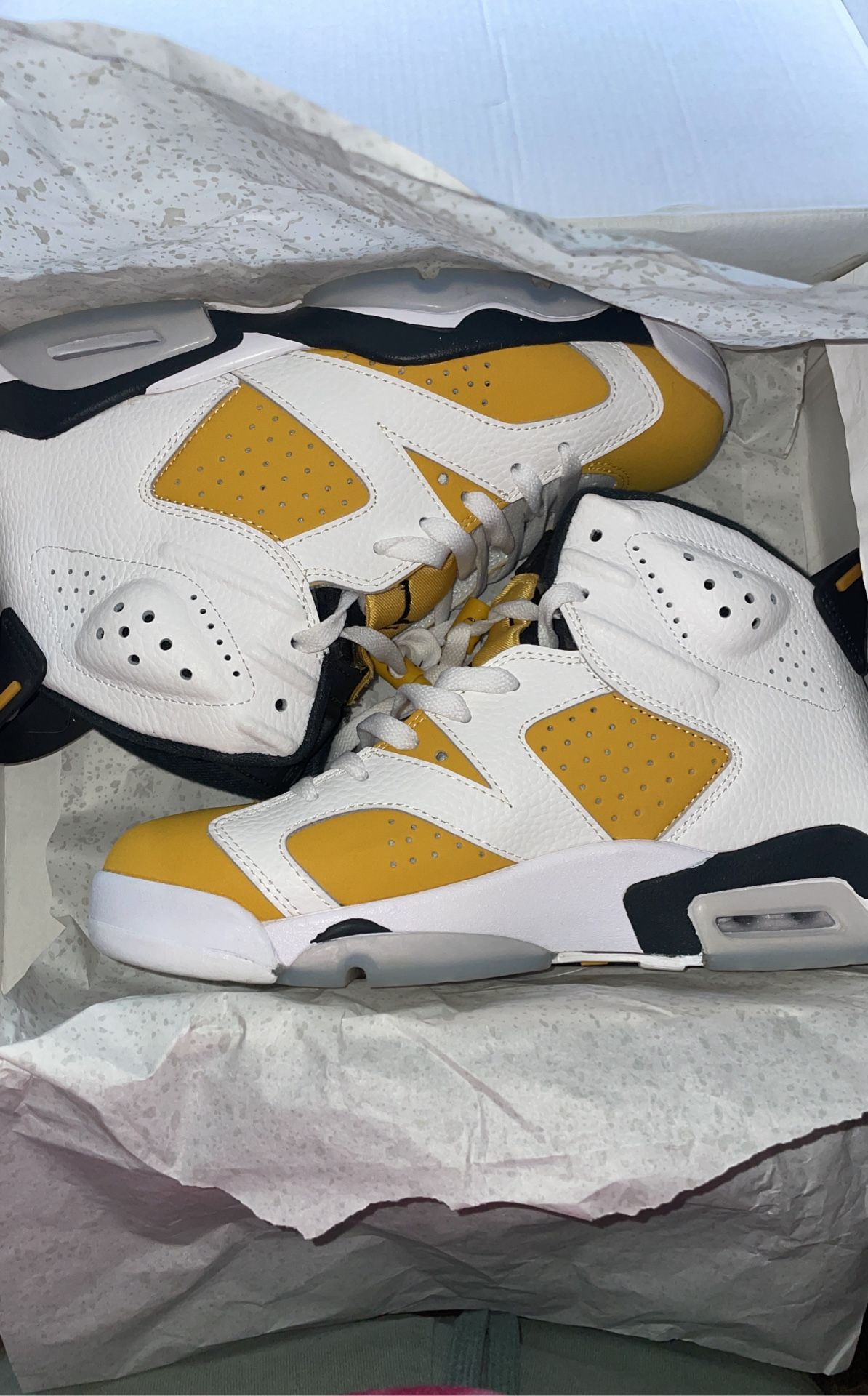 Yellow Orchard Retro 6’s(men 8.5)