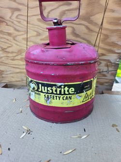Metal gas safety cans 2 gallons