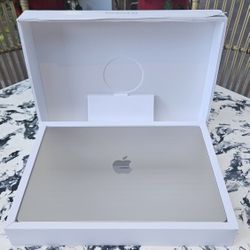 MacBook Air M4 15inch 512GB, Starlight Color