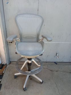 Herman Miller Tip B $ 500