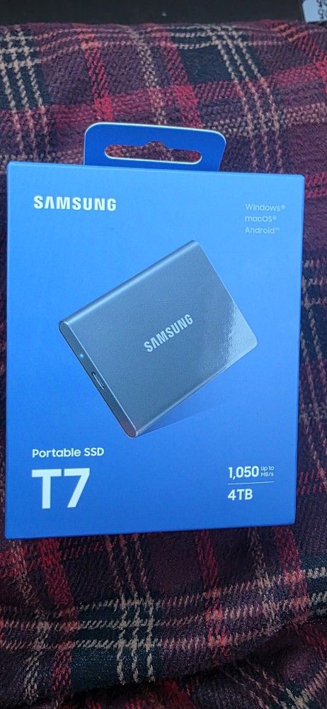 Samsung Portable SSD T7 4TB Brand New Sealed In Box☆☆☆☆☆