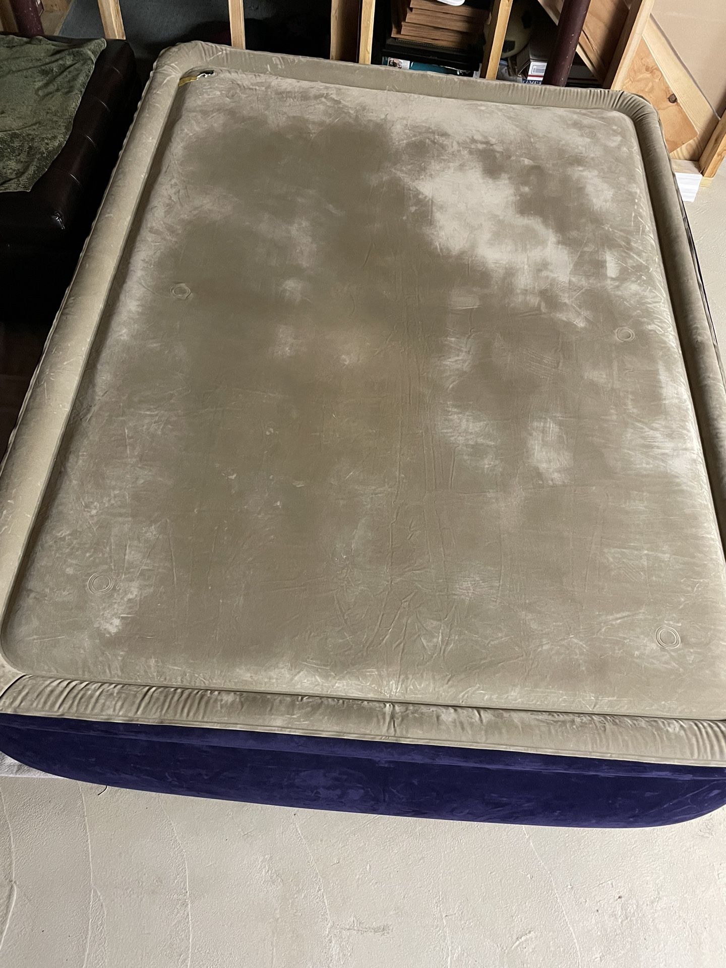 Air Mattress Queen Size EZ Inflate Pillow top