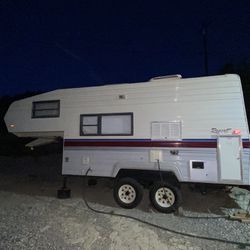 18 Ft Fifth Wheel Trailer Casita  Travel Camping 