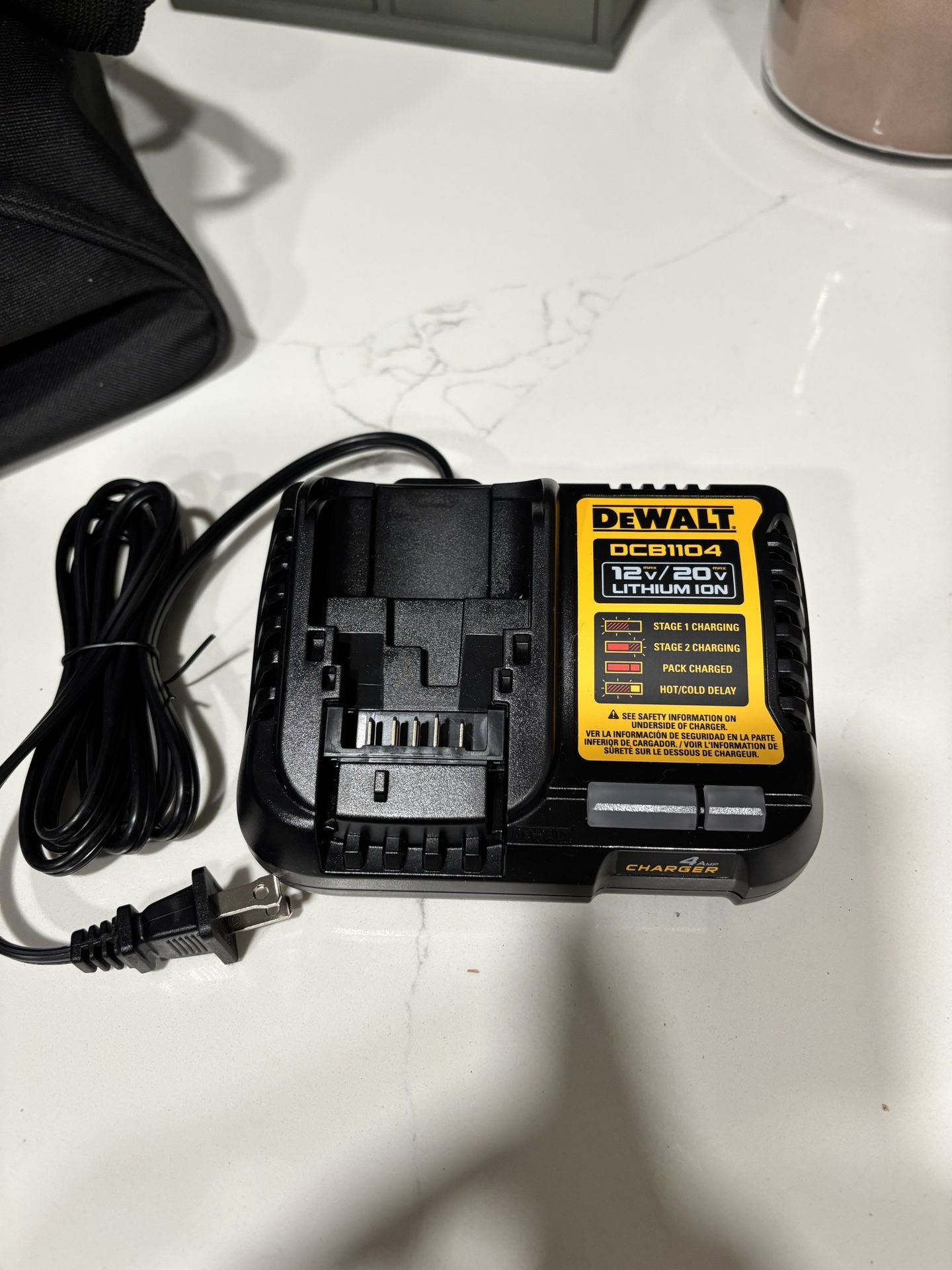 Dewalt 4amp Charger