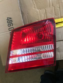 2009-10 Dodge Journey R-liftgate lamp