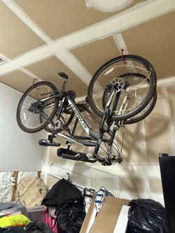 Schwinn bike disc brakes variable speeds almost new only used 2 or 3 times